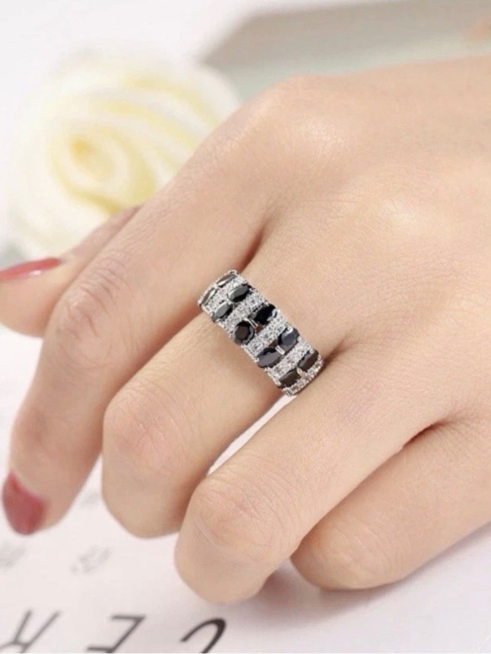 19.50K White & Black Onyx Fire Topaz Silver Ring Size 6 US Seller - Picture 2 of 5